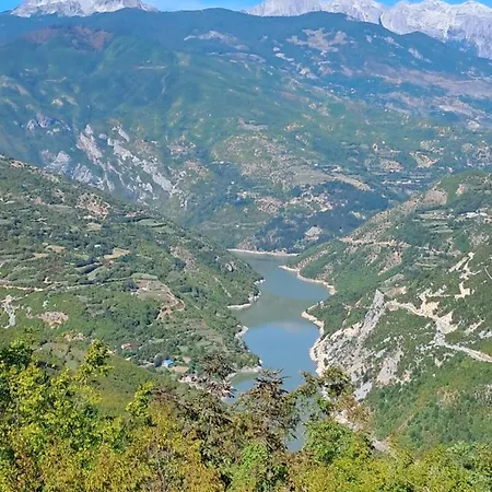 بيت ضيافة Joy's House, Koman Lake Puke